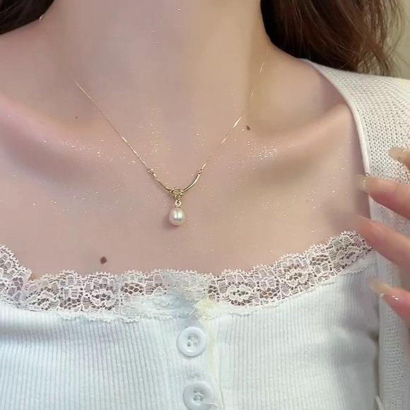 GOLIC Gold Pearl Knot Necklace - Picture 4 of 11